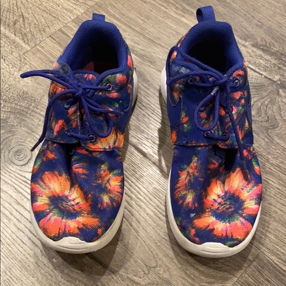 nike girls tie dye shoes